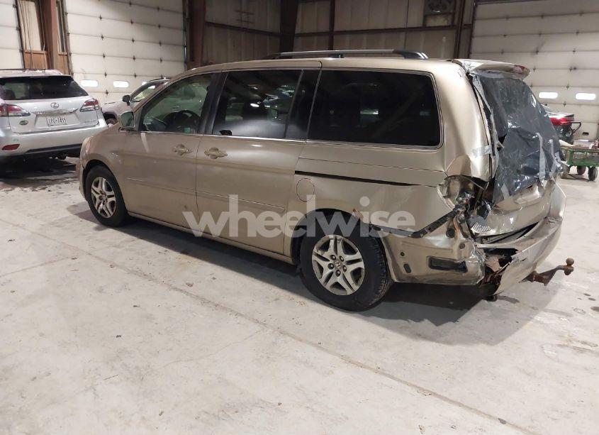 Photo 3 of 2005 Honda Odyssey EX (VIN 5FNRL38485B012400)