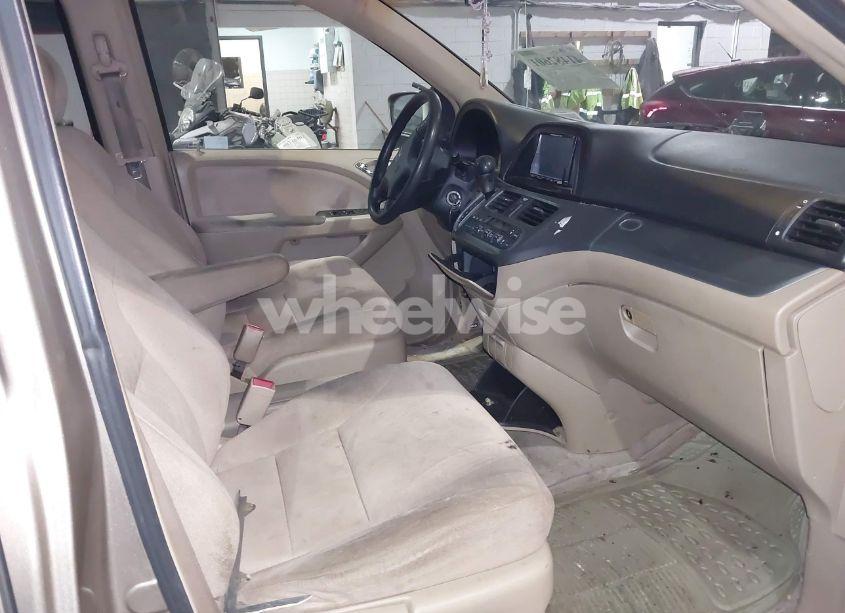 Photo 5 of 2005 Honda Odyssey EX (VIN 5FNRL38485B012400)