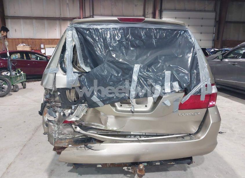 Photo 6 of 2005 Honda Odyssey EX (VIN 5FNRL38485B012400)