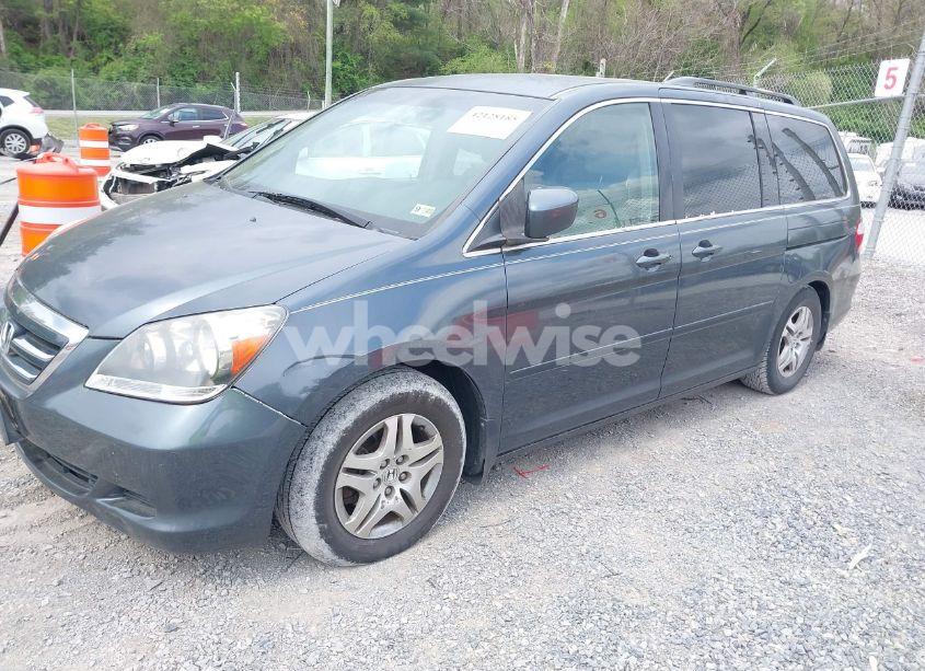 Photo 2 of 2005 Honda Odyssey EX (VIN 5FNRL38495B004614)
