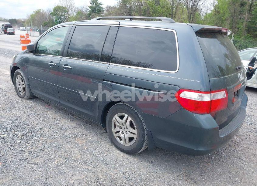 Photo 3 of 2005 Honda Odyssey EX (VIN 5FNRL38495B004614)