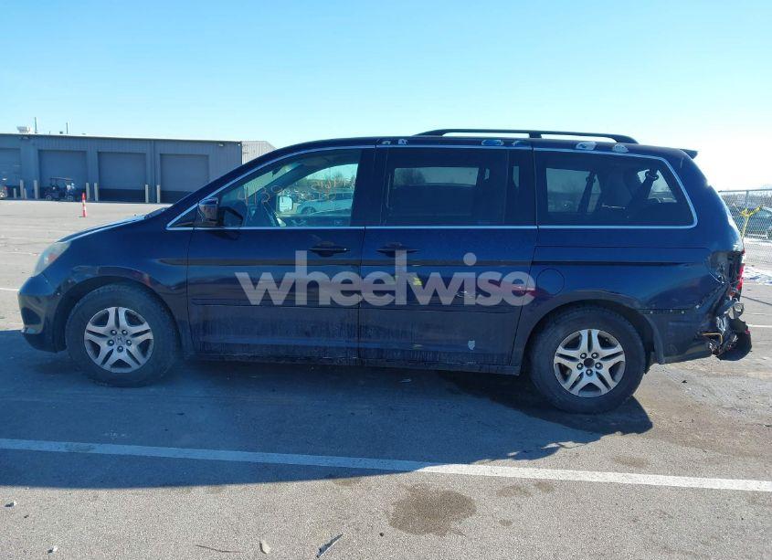 Photo 14 of 2005 Honda Odyssey EX (VIN 5FNRL38495B105216)