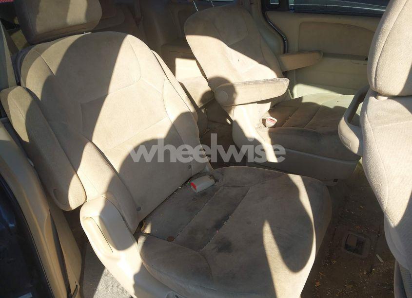 Photo 8 of 2005 Honda Odyssey EX (VIN 5FNRL38495B116412)
