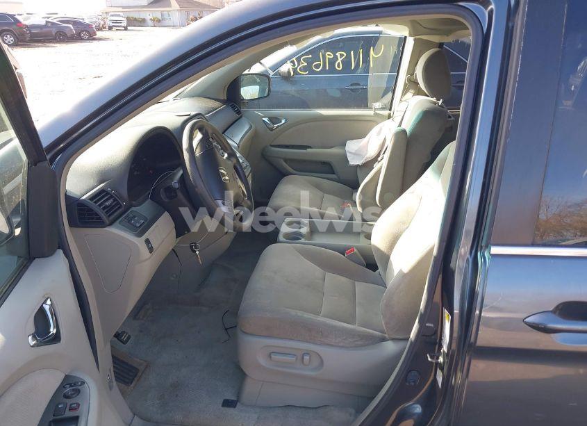 Photo 5 of 2005 Honda Odyssey EX (VIN 5FNRL38495B424406)