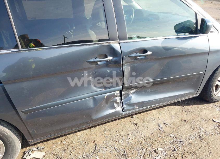 Photo 6 of 2005 Honda Odyssey EX (VIN 5FNRL38495B424406)