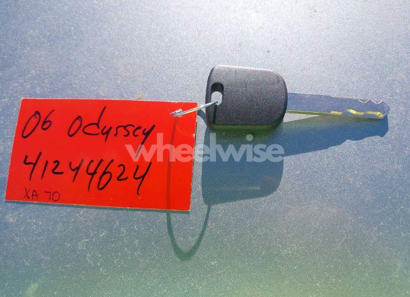 Photo 11 of 2006 Honda Odyssey EX (VIN 5FNRL38496B072056)