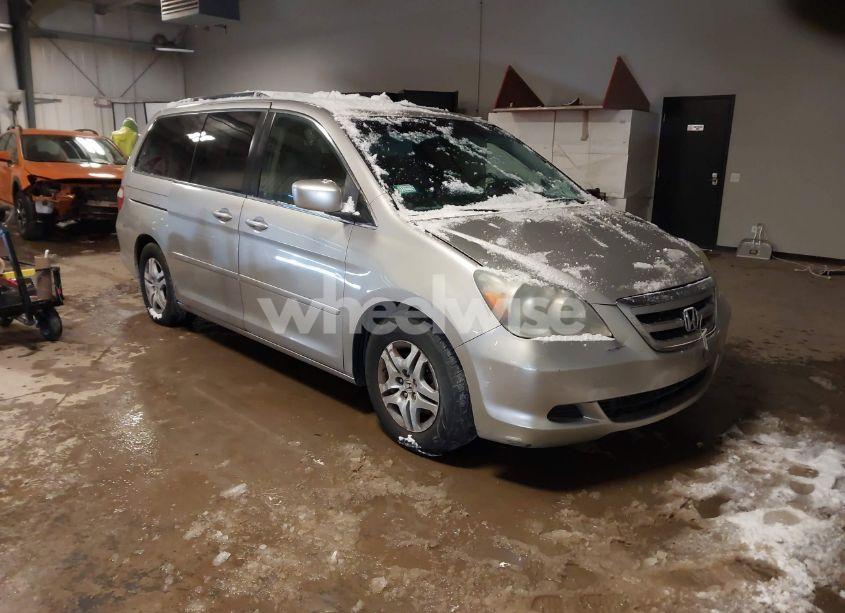 2006 Honda Odyssey EX (VIN 5FNRL384X6B453933) main photo