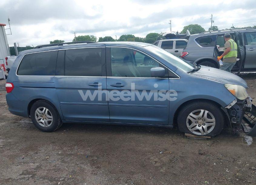 Photo 13 of 2007 Honda Odyssey EX (VIN 5FNRL384X7B063481)