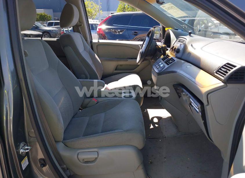 Photo 5 of 2008 Honda Odyssey EX (VIN 5FNRL384X8B111725)