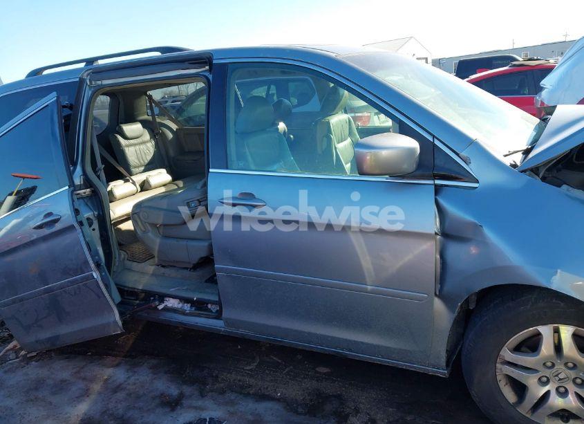 Photo 14 of 2005 Honda Odyssey EX-L (VIN 5FNRL38605B027667)