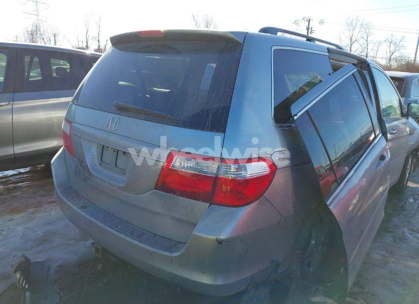 Photo 4 of 2005 Honda Odyssey EX-L (VIN 5FNRL38605B027667)