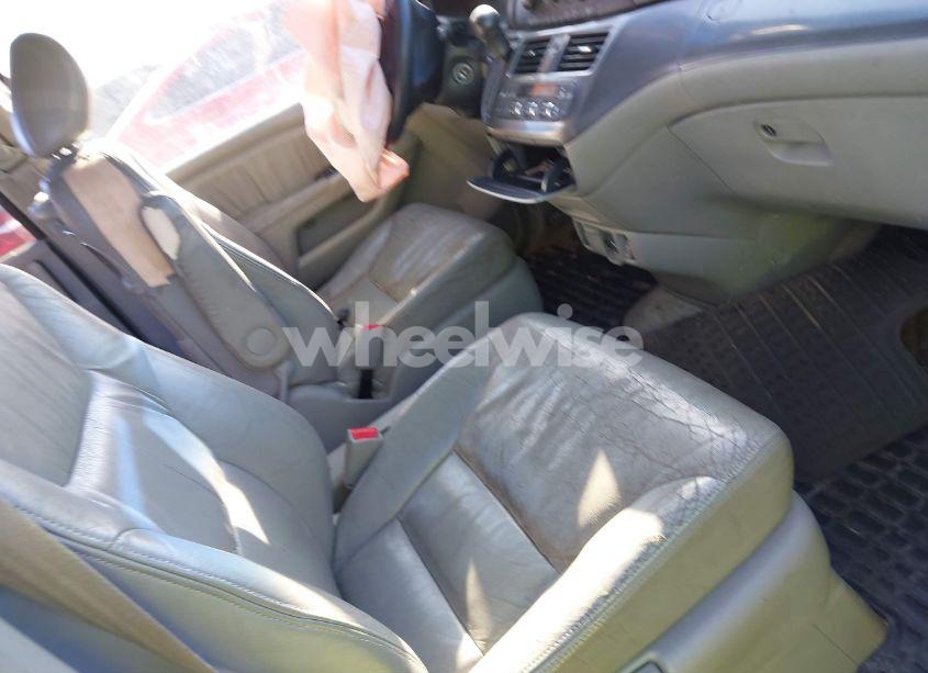 Photo 5 of 2005 Honda Odyssey EX-L (VIN 5FNRL38605B027667)