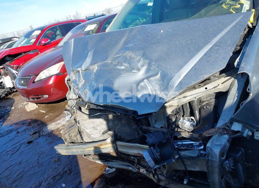 Photo 6 of 2005 Honda Odyssey EX-L (VIN 5FNRL38605B027667)