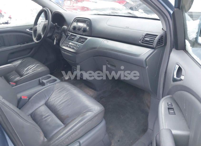 Photo 5 of 2005 Honda Odyssey EX-L (VIN 5FNRL38605B062984)