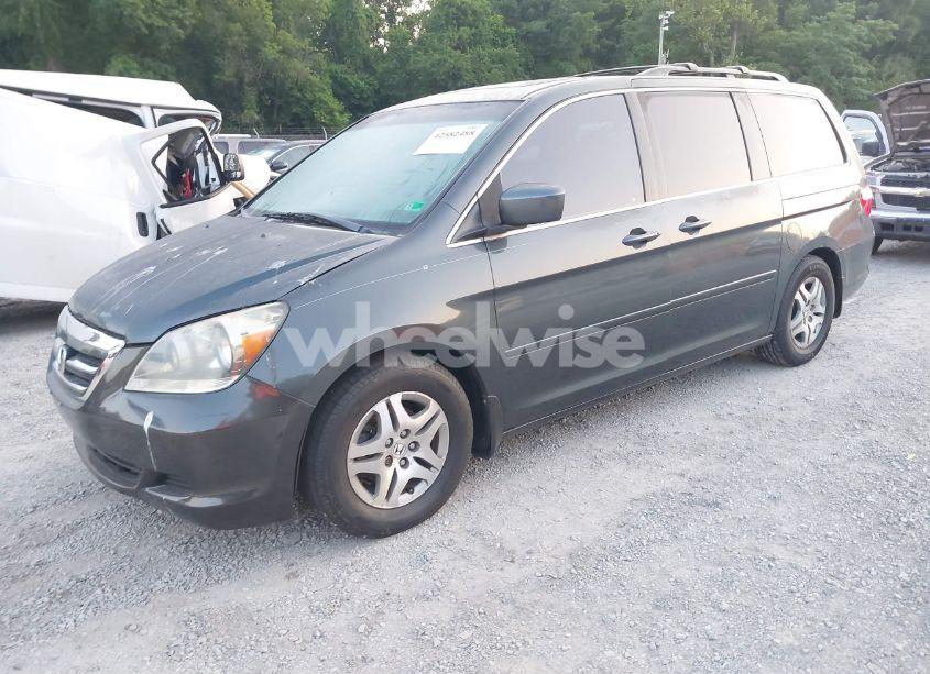 Photo 2 of 2005 Honda Odyssey EX-L (VIN 5FNRL38605B406281)