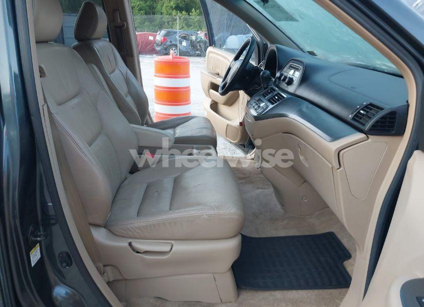 Photo 5 of 2005 Honda Odyssey EX-L (VIN 5FNRL38605B406281)