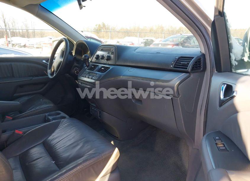 Photo 5 of 2005 Honda Odyssey EX-L (VIN 5FNRL38605B414817)