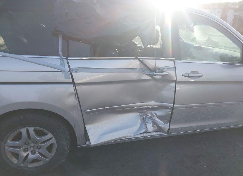 Photo 6 of 2006 Honda Odyssey EX-L (VIN 5FNRL38606B013768)