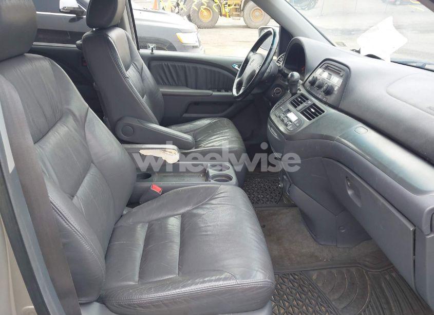 Photo 5 of 2006 Honda Odyssey EX-L (VIN 5FNRL38606B457362)