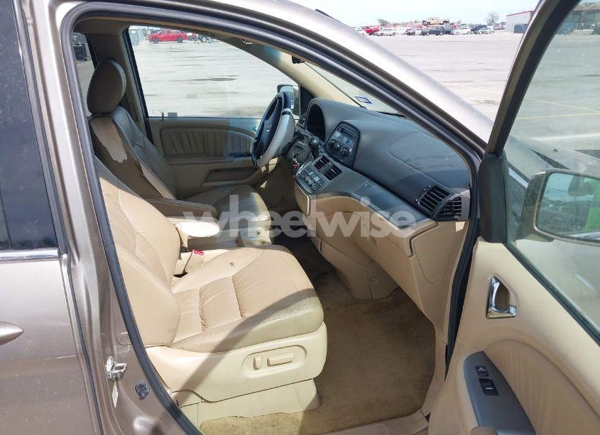 Photo 5 of 2009 Honda Odyssey EX-L (VIN 5FNRL38609B054731)