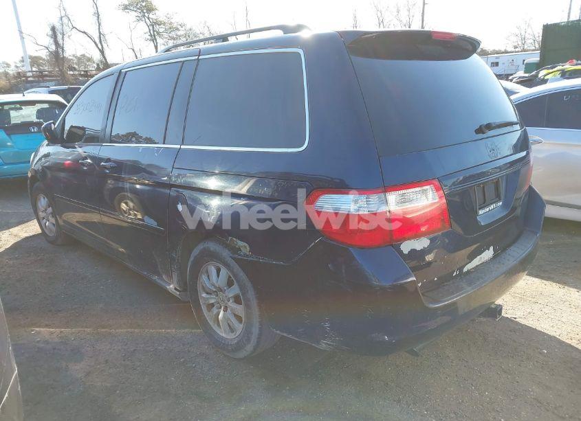 Photo 3 of 2005 Honda Odyssey EX-L (VIN 5FNRL38615B045420)