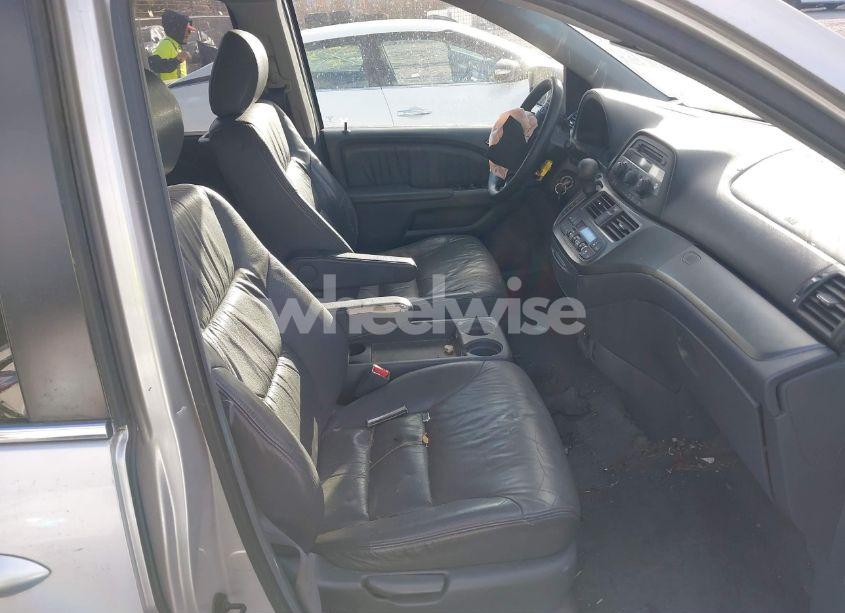 Photo 5 of 2005 Honda Odyssey EX-L (VIN 5FNRL38615B415135)