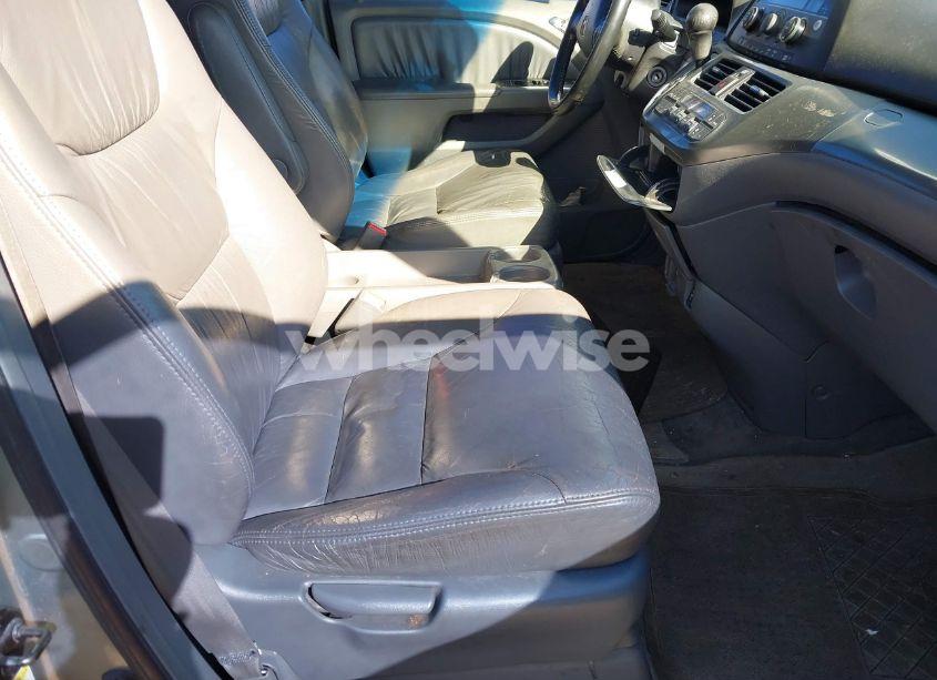 Photo 5 of 2006 Honda Odyssey EX-L (VIN 5FNRL38616B029090)