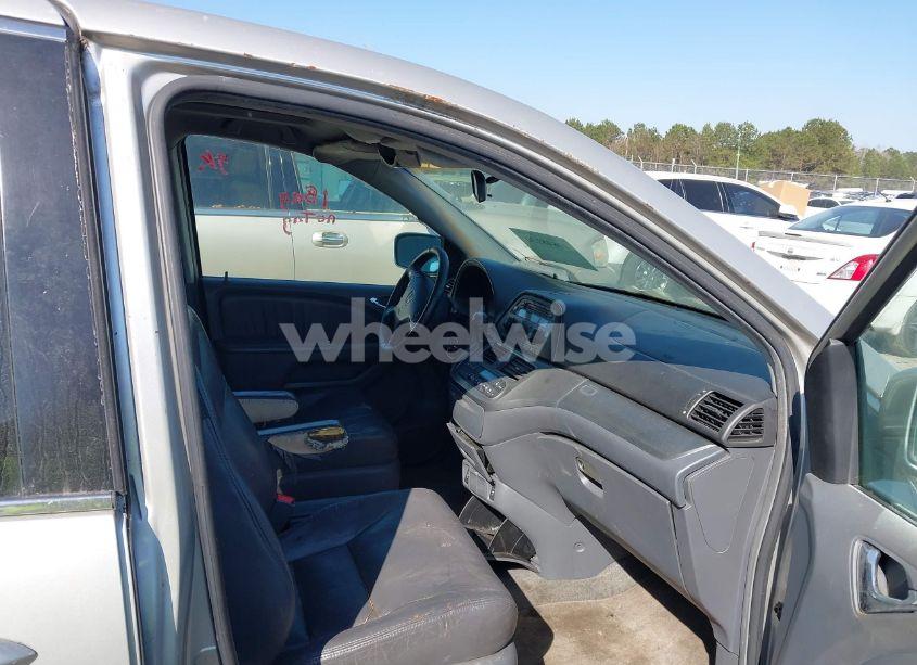 Photo 5 of 2006 Honda Odyssey EX-L (VIN 5FNRL38616B414715)