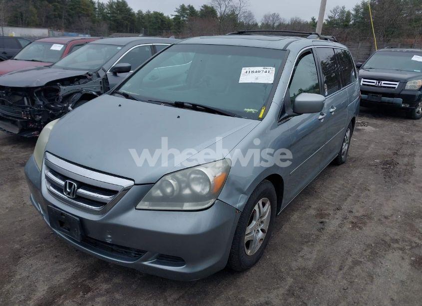 Photo 2 of 2007 Honda Odyssey EX-L (VIN 5FNRL38617B038017)