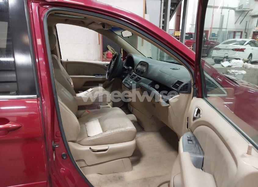 Photo 5 of 2005 Honda Odyssey EX-L (VIN 5FNRL38625B010398)