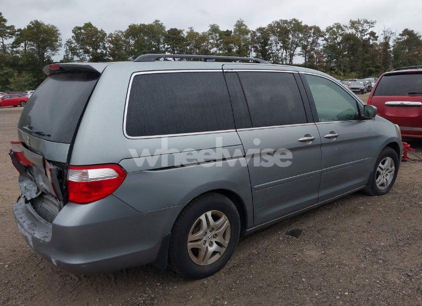 Photo 4 of 2005 Honda Odyssey EX-L (VIN 5FNRL38625B041067)