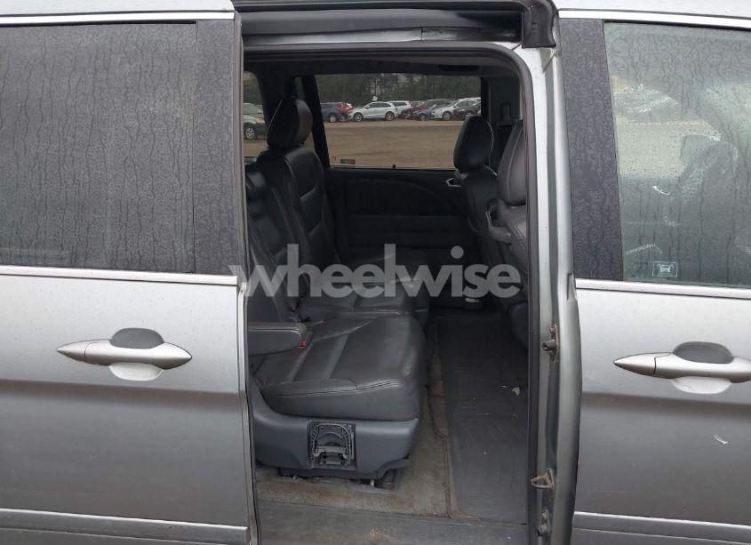 Photo 8 of 2005 Honda Odyssey EX-L (VIN 5FNRL38625B041067)
