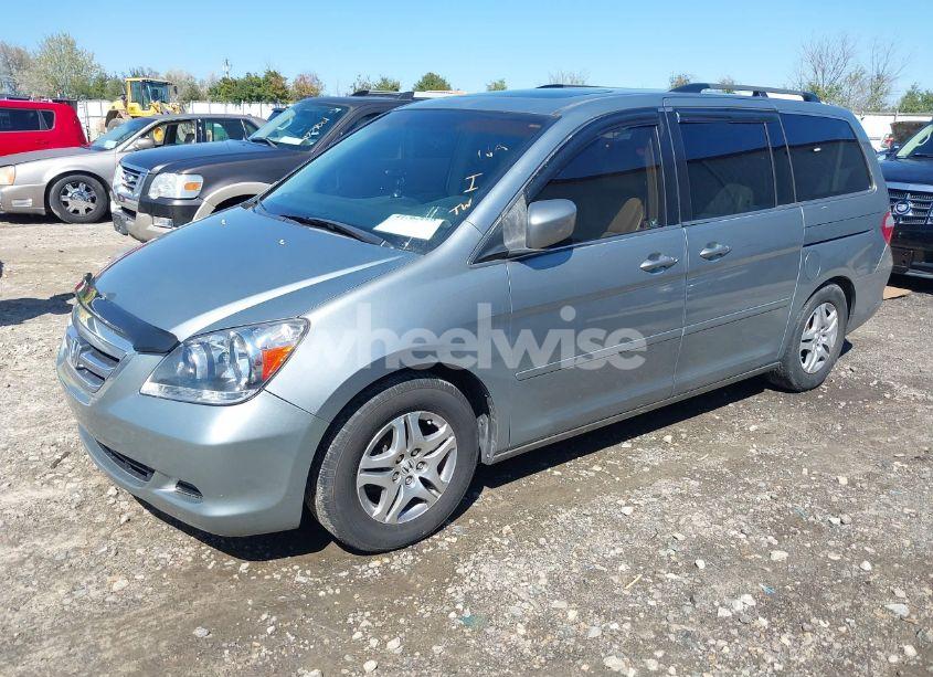 Photo 2 of 2006 Honda Odyssey EX-L (VIN 5FNRL38626B007499)
