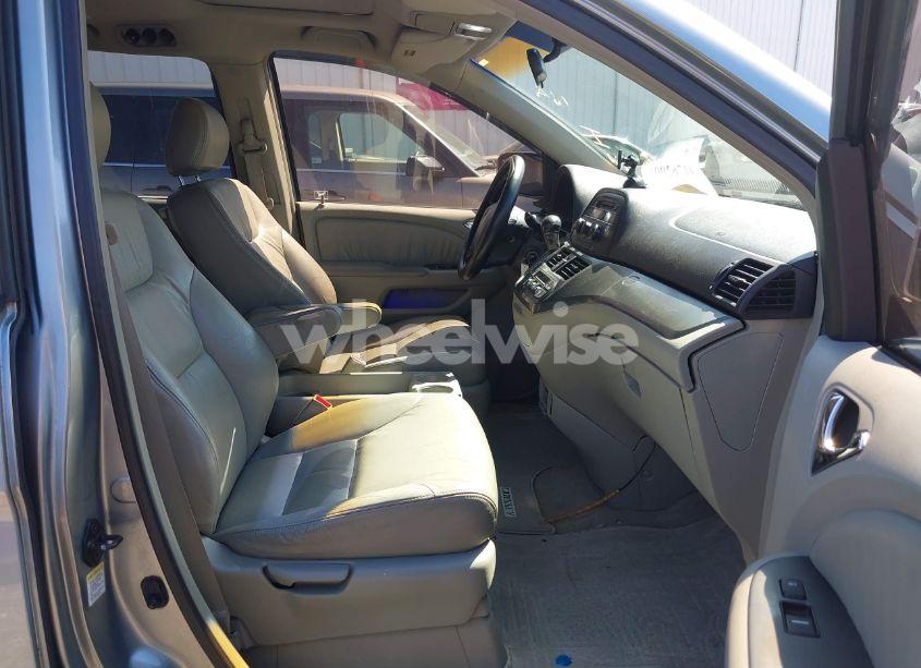 Photo 5 of 2006 Honda Odyssey EX-L (VIN 5FNRL38626B007499)