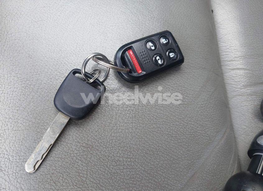 Photo 11 of 2005 Honda Odyssey EX-L (VIN 5FNRL38635B033446)