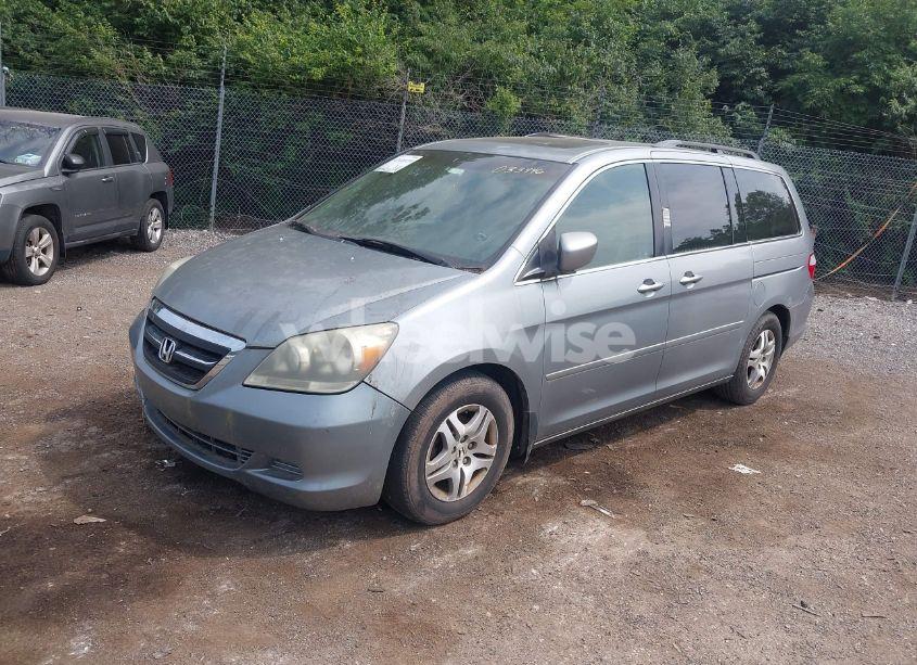 Photo 2 of 2005 Honda Odyssey EX-L (VIN 5FNRL38635B033446)