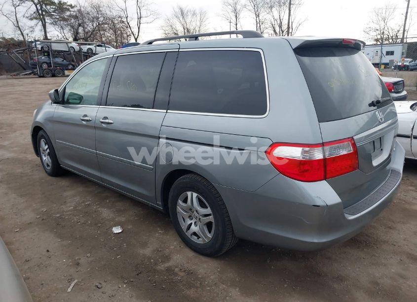 Photo 3 of 2005 Honda Odyssey EX-L (VIN 5FNRL38635B038467)