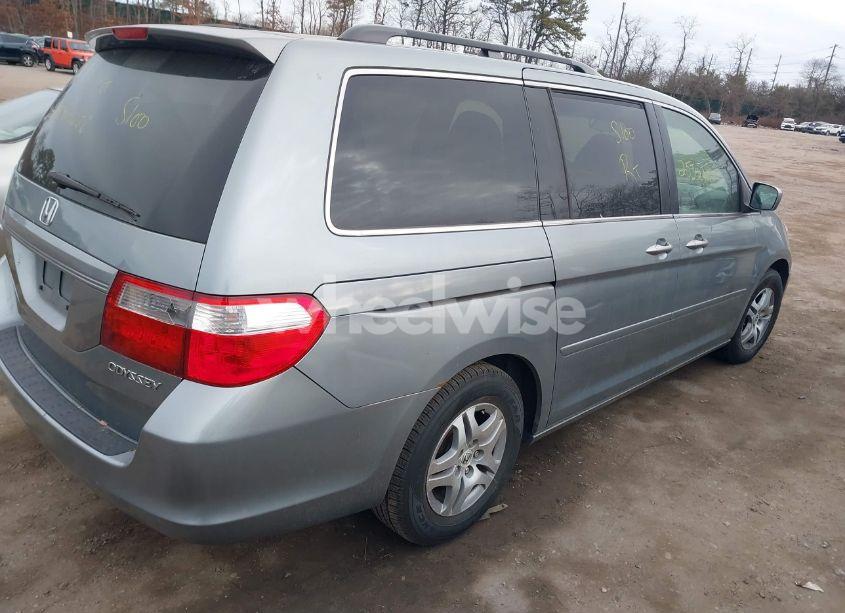 Photo 4 of 2005 Honda Odyssey EX-L (VIN 5FNRL38635B038467)