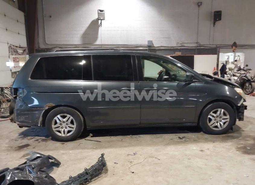 Photo 14 of 2005 Honda Odyssey EX-L (VIN 5FNRL38635B085790)