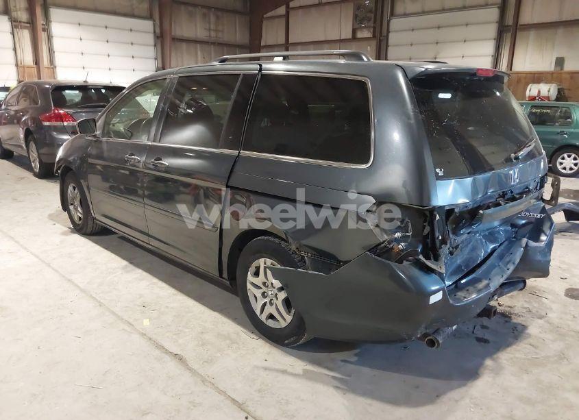 Photo 3 of 2005 Honda Odyssey EX-L (VIN 5FNRL38635B085790)