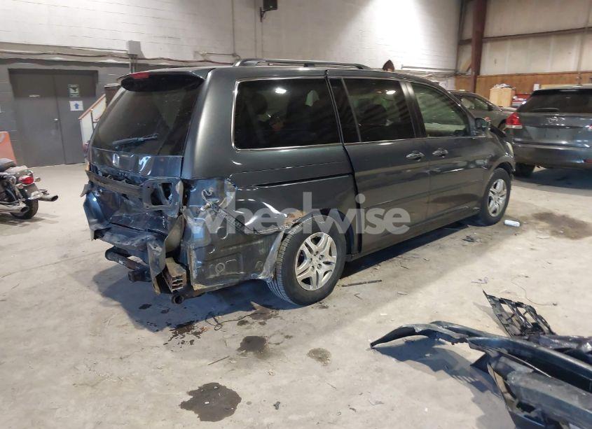 Photo 4 of 2005 Honda Odyssey EX-L (VIN 5FNRL38635B085790)