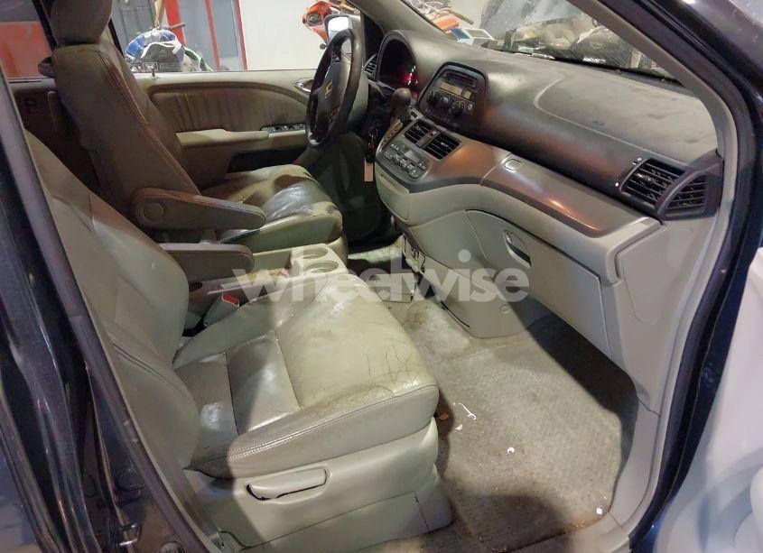 Photo 5 of 2005 Honda Odyssey EX-L (VIN 5FNRL38635B085790)