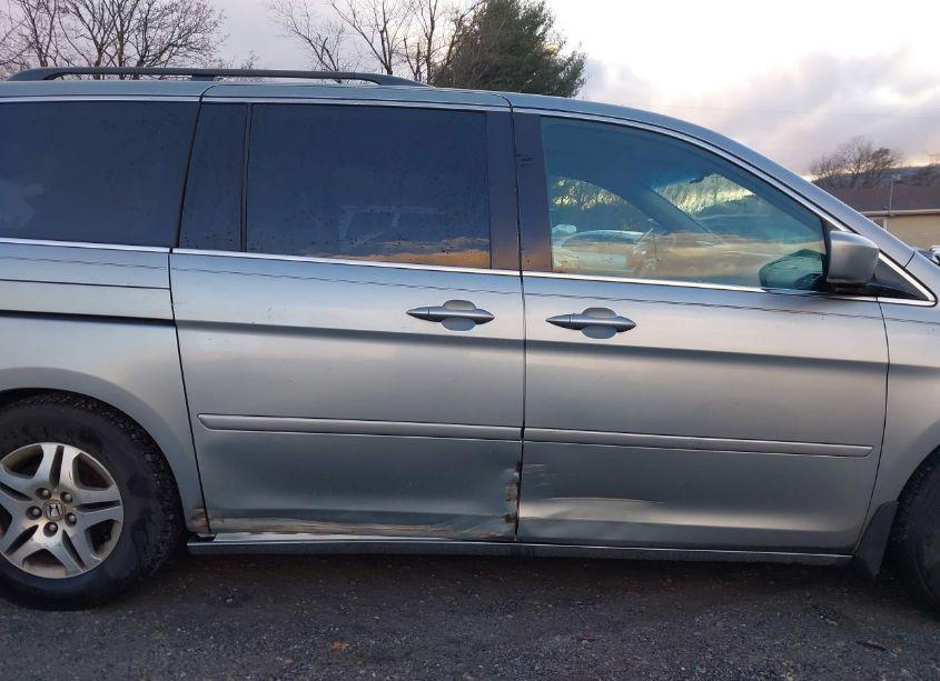 Photo 14 of 2005 Honda Odyssey EX-L (VIN 5FNRL38635B096286)
