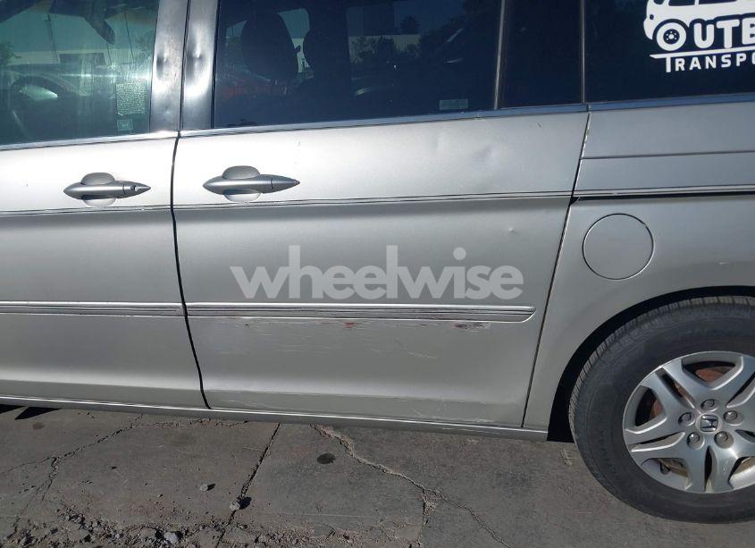 Photo 6 of 2005 Honda Odyssey EX-L (VIN 5FNRL38635B416982)