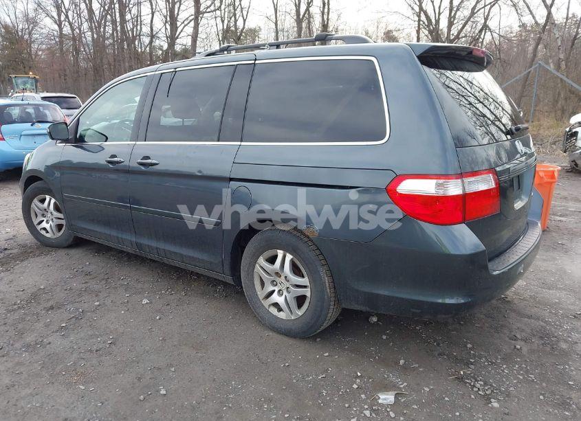 Photo 3 of 2005 Honda Odyssey EX-L (VIN 5FNRL38645B008281)