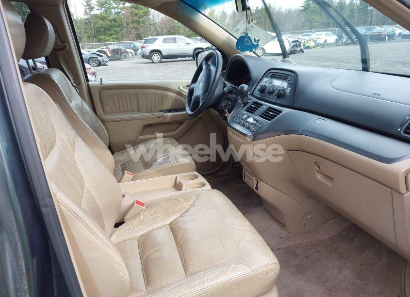 Photo 5 of 2005 Honda Odyssey EX-L (VIN 5FNRL38645B008281)
