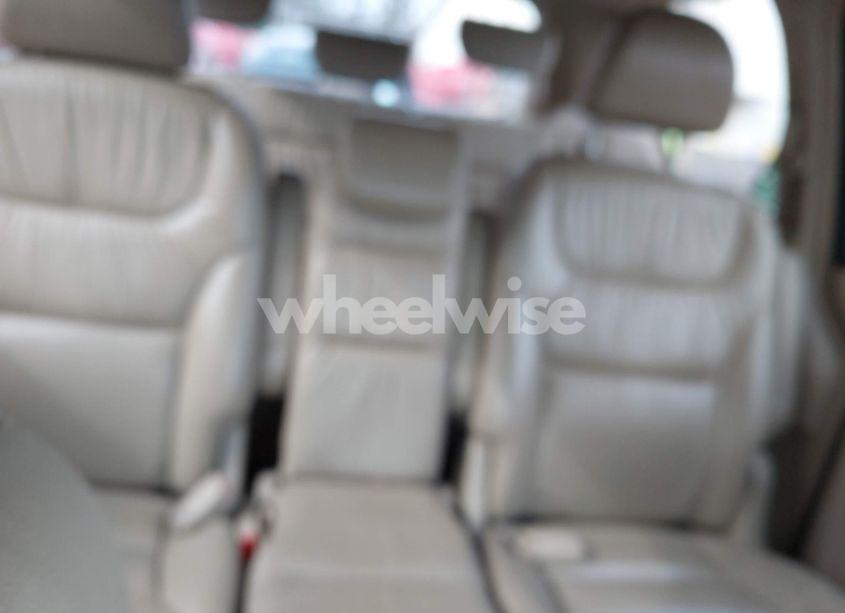 Photo 8 of 2005 Honda Odyssey EX-L (VIN 5FNRL38645B008281)