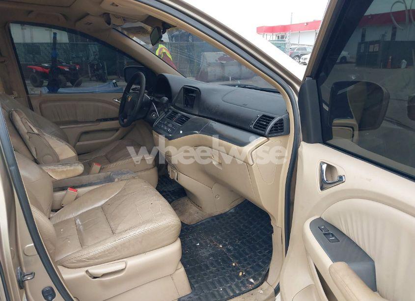 Photo 5 of 2005 Honda Odyssey EX-L (VIN 5FNRL38645B047324)