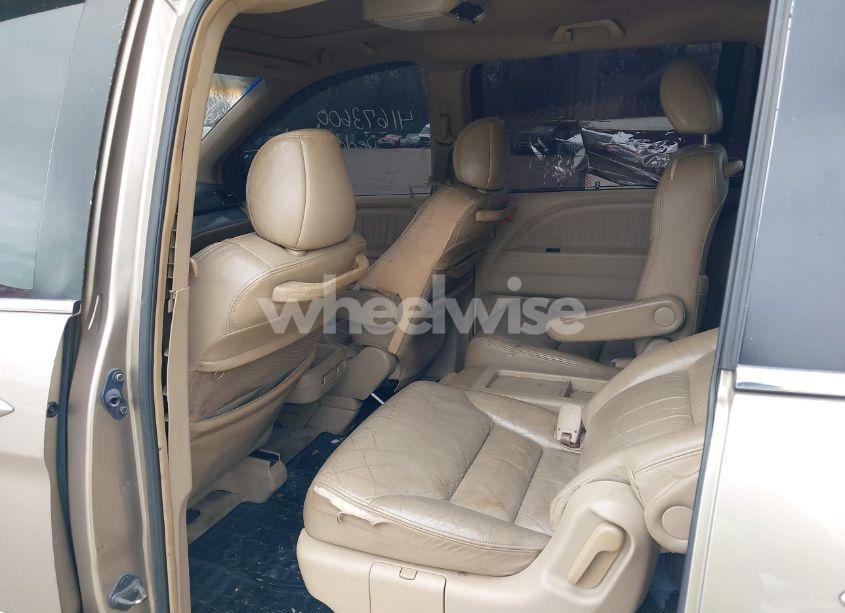 Photo 8 of 2005 Honda Odyssey EX-L (VIN 5FNRL38645B047324)