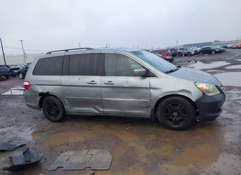 Photo 13 of 2005 Honda Odyssey EX-L (VIN 5FNRL38645B066682)